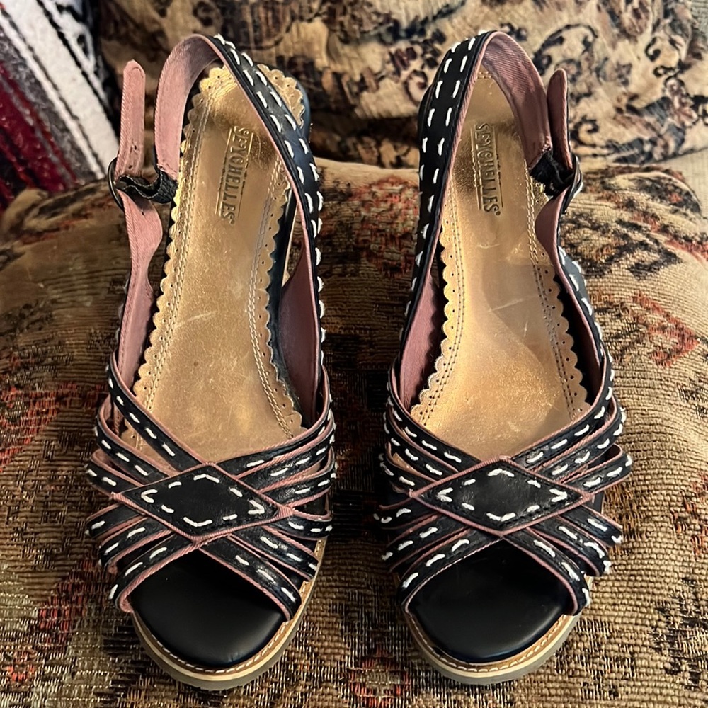 Seychelles Black Wedge Platform Open Toe Sandals Size 7.5